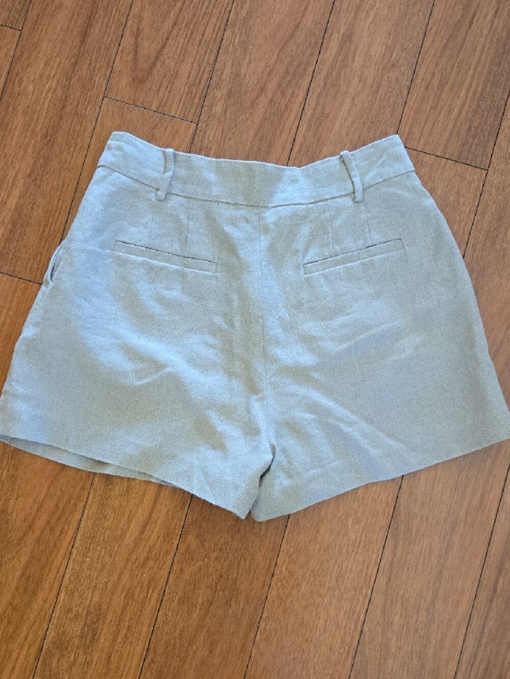Michael Kors Linen Beige Shorts - Picture 2 of 4